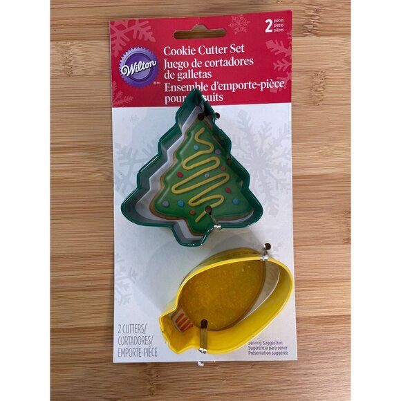 Wilton Christmas Tree & Light Bulb Cookie Cutter Set Green Yellow NIP - Picture 1 of 3